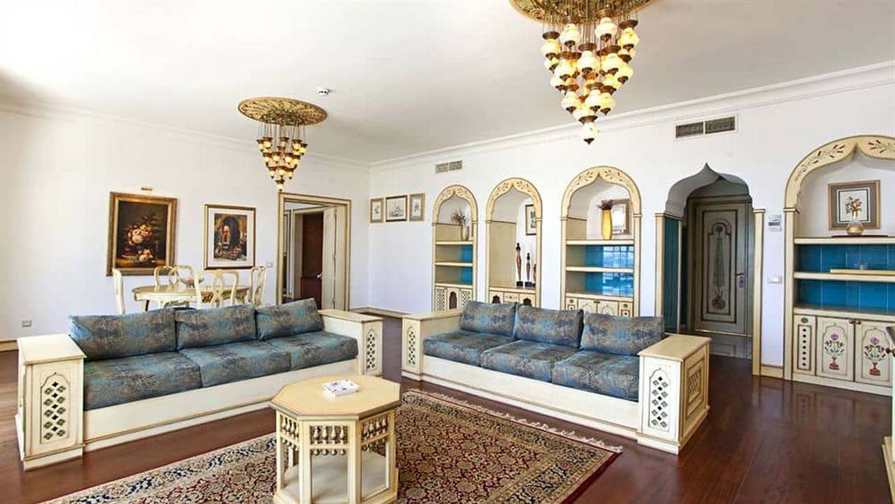 هتل سالماکیس بیچ