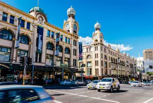 broadway-shopping-center-sydney_shabavizparvaz_little.jpg