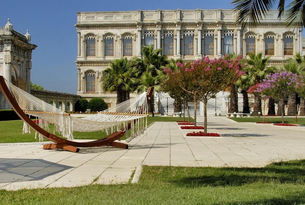 هتل سیراگان پالاس کمپینسکی