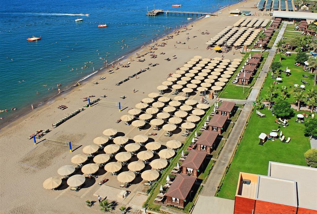 هتل ماریتیم پاین بیچ ریزورت