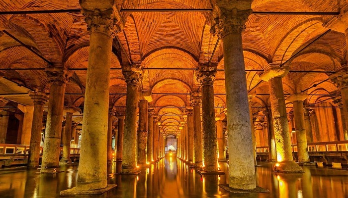 عکس آب انبار تاریخی باسیلیکا