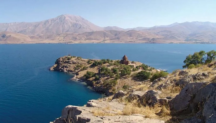 عکس دریاچه وان