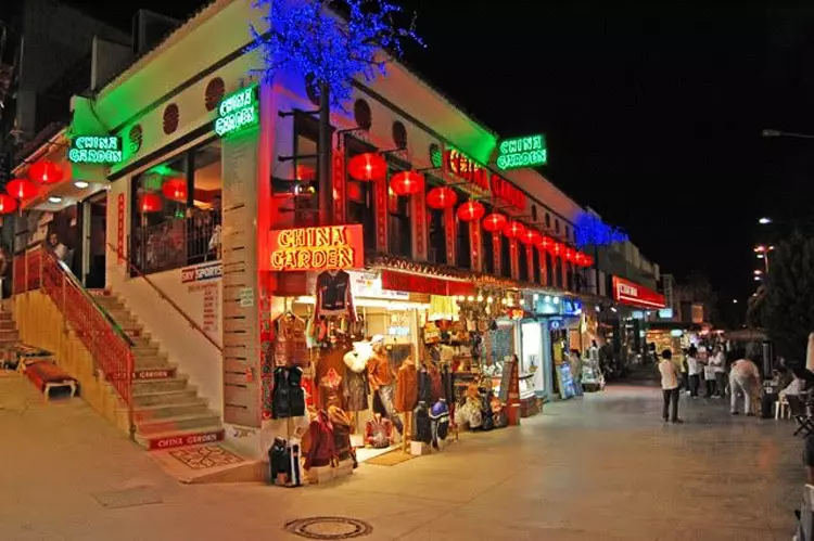 kusadasi_mall_shabavizparvaz_01 kusadasi_mall_shabavizparvaz_01